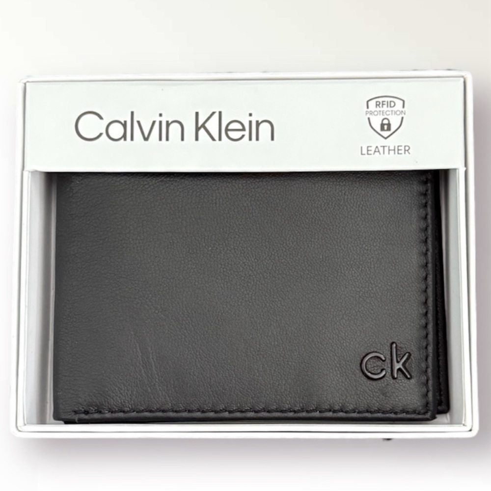 Calvin Klein RFID Leather Card Holder